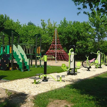Camping Paradis Le Rocher De La Granelle Le Bugue Exterior foto
